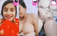 Sexy Desi Bhabhi Shows Boobs and Pussy on vc